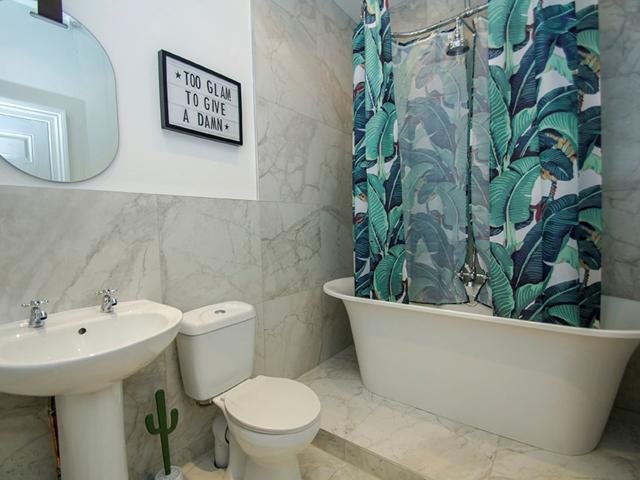 22 Sleeper Townhouse | With Rooftop Terrace image