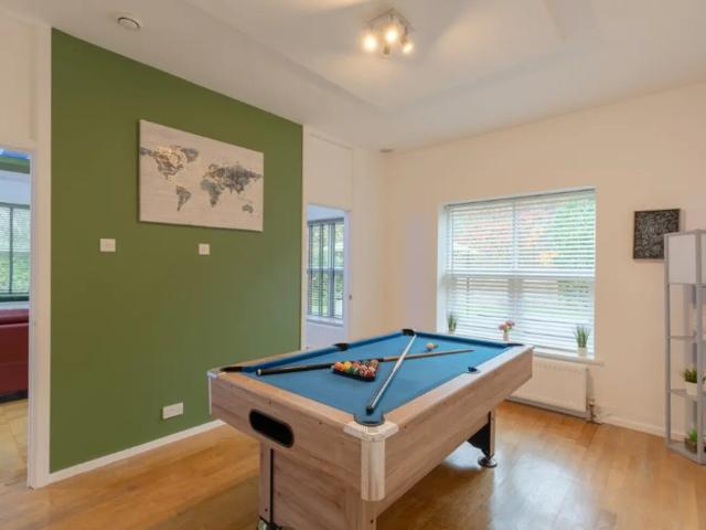 18 Sleeper House with Hot Tub, Bar. image
