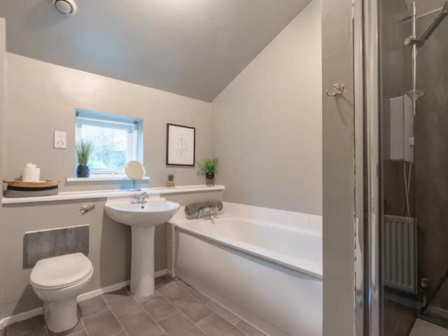 18 Sleeper House with Hot Tub, Bar. image