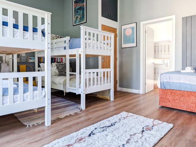 20 Sleeper House image