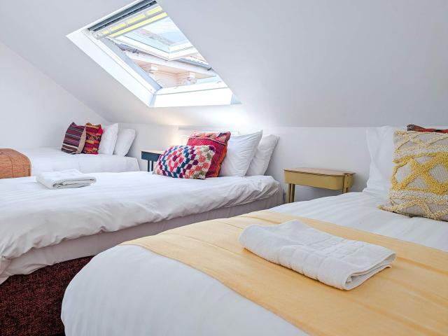 20 Sleeper House image