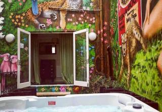16 Sleeper House With Hot Tub