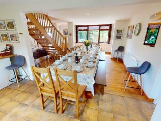 New Forest | Farmhouse and Lodge sleeps 20 with Hot tub thumbnail