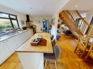 New Forest | Farmhouse and Lodge sleeps 20 with Hot tub thumbnail