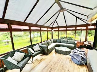 New Forest | Farmhouse and Lodge sleeps 20 with Hot tub thumbnail