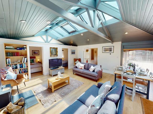 New Forest | Farmhouse and Lodge sleeps 20 with Hot tub image