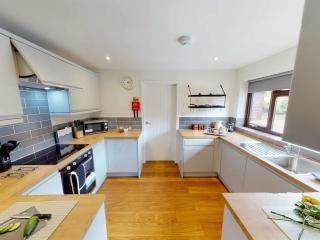 New Forest | Farmhouse and Lodge sleeps 20 with Hot tub thumbnail