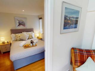 New Forest | Farmhouse and Lodge sleeps 20 with Hot tub thumbnail