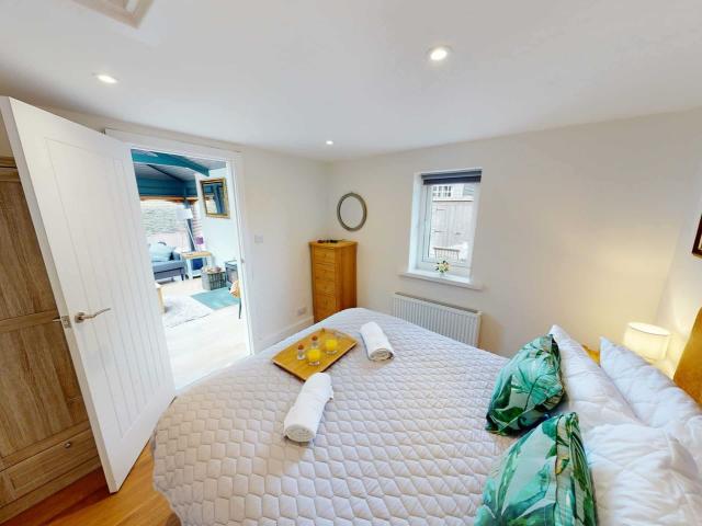 New Forest | Farmhouse and Lodge sleeps 20 with Hot tub image