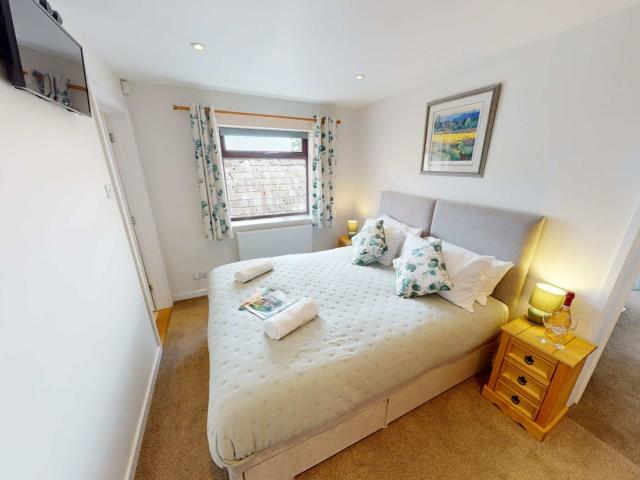 New Forest | Farmhouse and Lodge sleeps 20 with Hot tub image