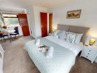 New Forest | Farmhouse and Lodge sleeps 20 with Hot tub thumbnail