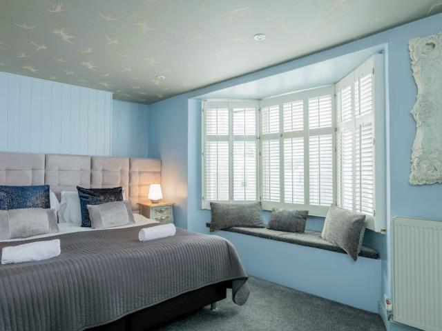 18 Sleeper Townhouse image