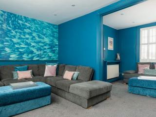 18 Sleeper Townhouse thumbnail