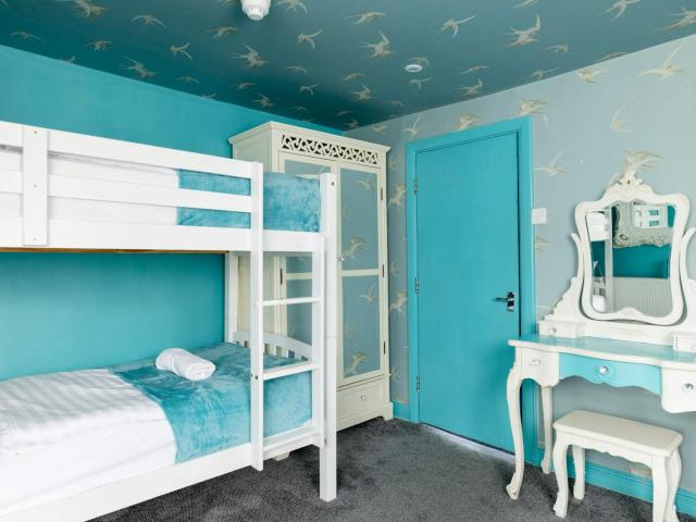 18 Sleeper Townhouse image