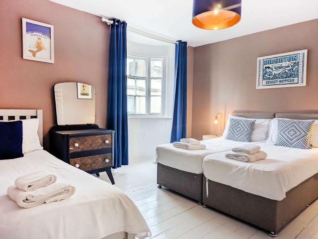 12 Sleeper Maisonette image