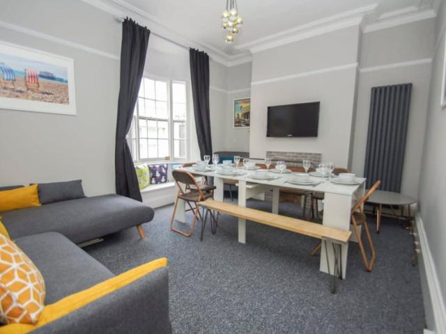 Brighton | 12 Sleeper Maisonette image