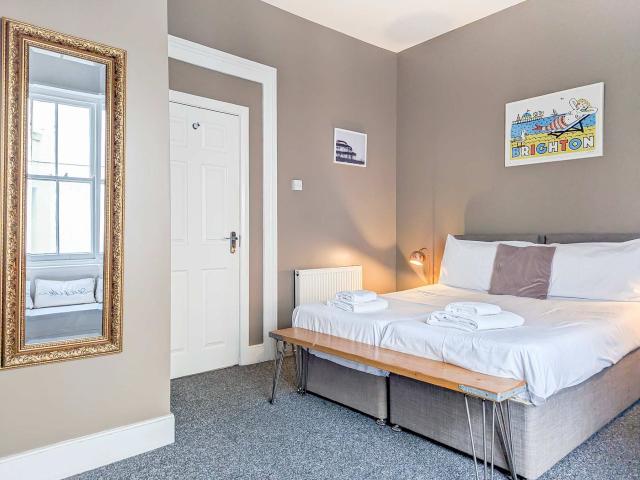 Brighton | 12 Sleeper Maisonette image