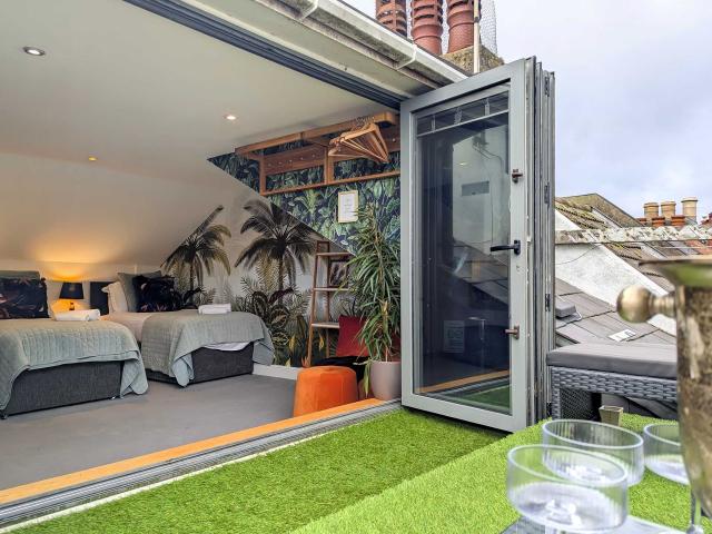 Brighton | 16 Sleeper House With Roof Terrace image