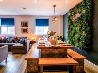 Brighton | 16 Sleeper Townhouse thumbnail