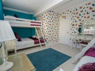Brighton | 20 Sleeper Townhouse thumbnail