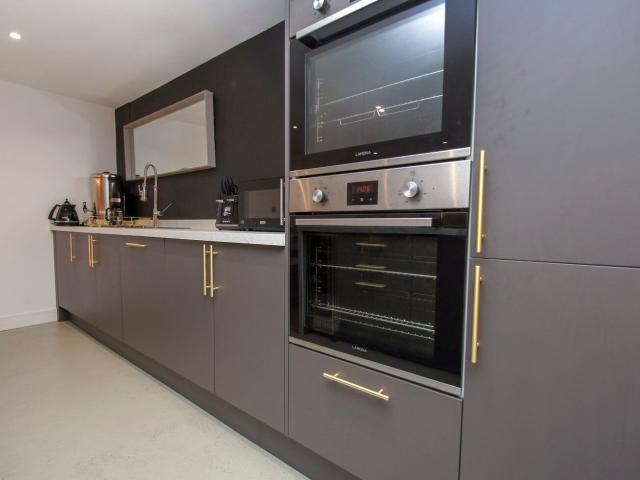Brighton | 22 Sleeper Townhouse Brighton Pier image