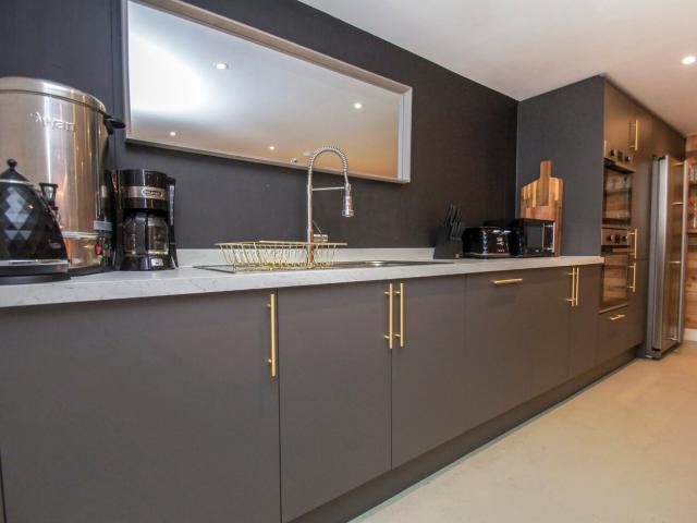 Brighton | 22 Sleeper Townhouse Brighton Pier image