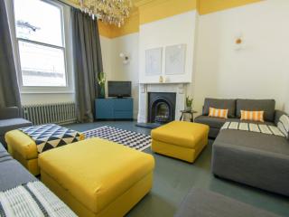 Brighton | 22 Sleeper Townhouse with Rooftop Terrace thumbnail