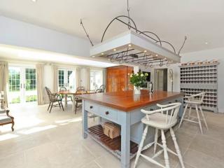Dorset Retreat | Sleeps 22 with Indoor Pool thumbnail