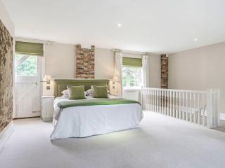 Dorset Retreat | Sleeps 22 with Indoor Pool thumbnail