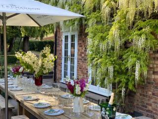 Dorset Retreat | Sleeps 22 with Indoor Pool thumbnail