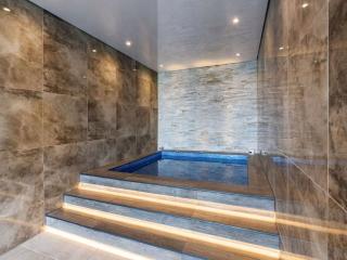 Wales | Luxury 22 Sleeper House With Pool, Hot Tub and Games Room thumbnail