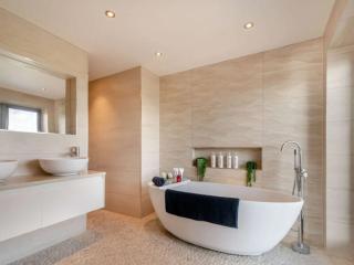 Somerset | Deluxe 28 Sleeper House with Heated Pool thumbnail