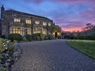 Herefordshire | Country Manor with Swimming Pool, sleeps 40 thumbnail