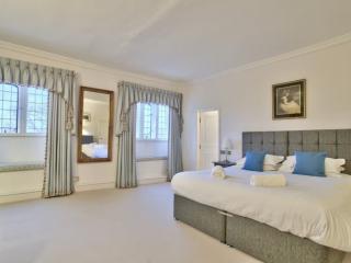 Herefordshire | Country Manor with Swimming Pool, sleeps 40 thumbnail