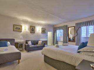 Herefordshire | Country Manor with Swimming Pool, sleeps 40 thumbnail