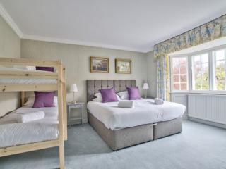 Herefordshire | Country Manor with Swimming Pool, sleeps 40 thumbnail