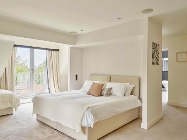 Cheltenham | 24 Sleeper with Hot tub and Pool image