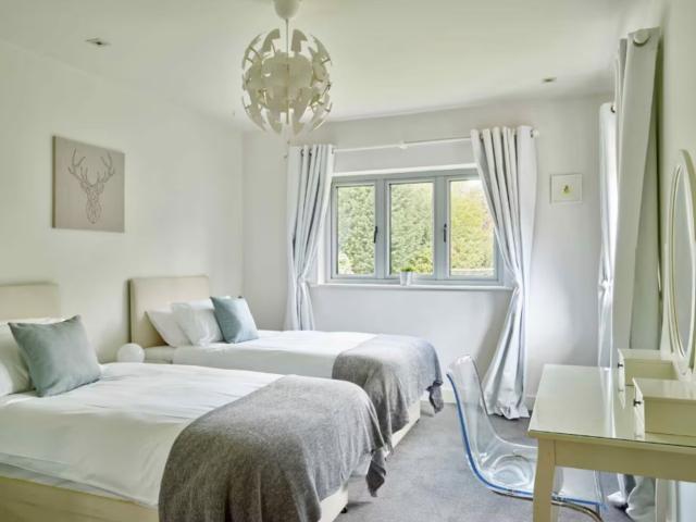 Cheltenham | 24 Sleeper with Hot tub and Pool image