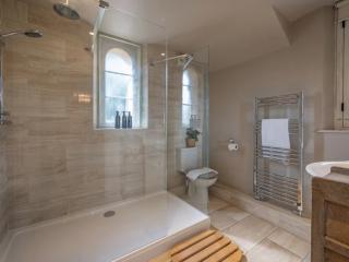 Bath | 24 Sleeper House with Hot Tubs thumbnail