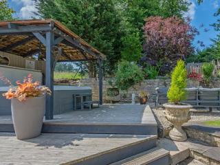 Bath | 24 Sleeper House with Hot Tubs thumbnail