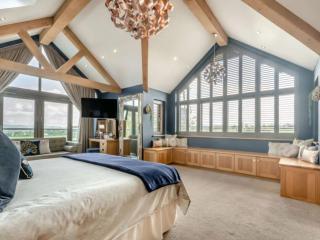 Deluxe 28 Sleeper House with Heated Pool thumbnail