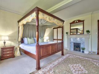Suffolk | Manor House Sleeping 34 with Pool and Hot Tub thumbnail