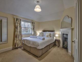 Suffolk | Manor House Sleeping 34 with Pool and Hot Tub thumbnail