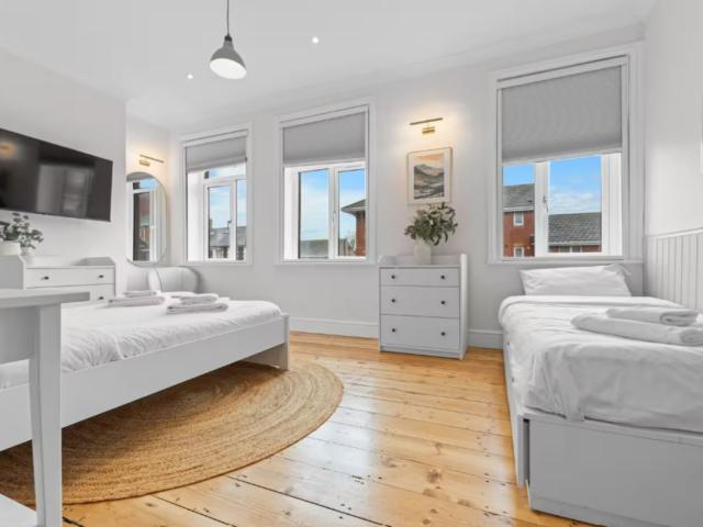 18 Sleeper Townhouse image