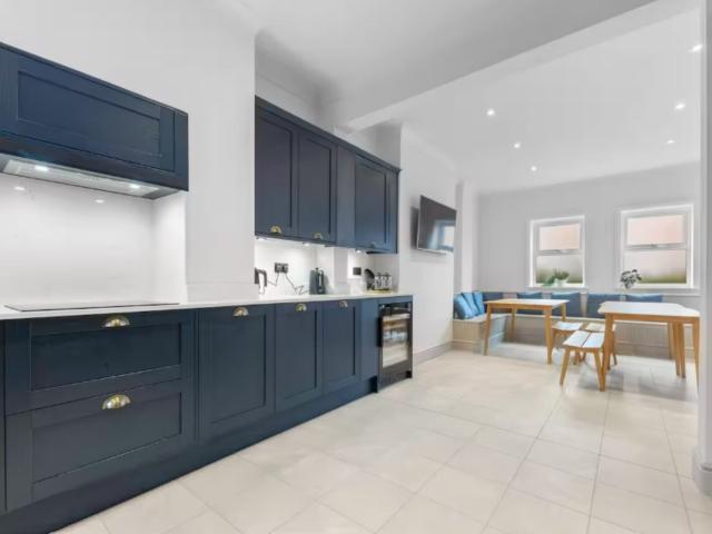 18 Sleeper Townhouse image
