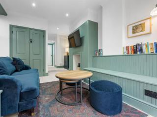18 Sleeper Townhouse thumbnail