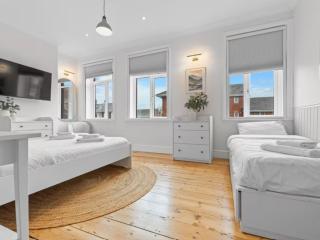 18 Sleeper Townhouse thumbnail