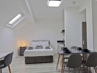 16 Sleeper House thumbnail
