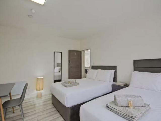 16 Sleeper House image