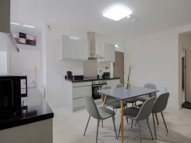 16 Sleeper House image
